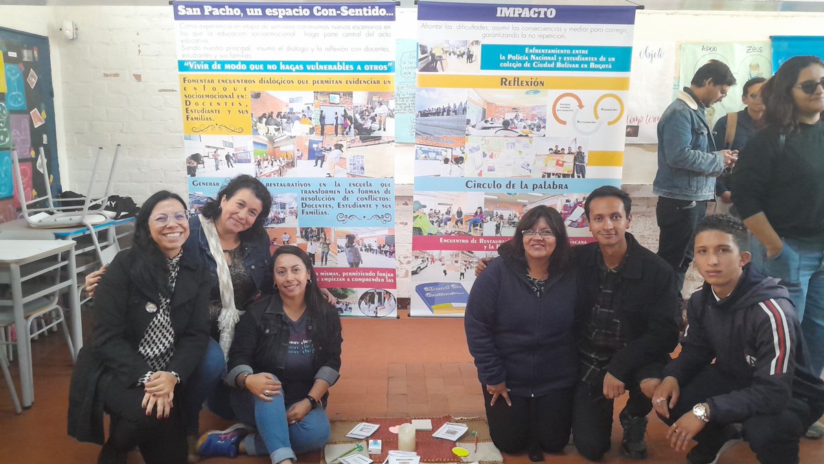 TamaraPaolAH's tweet image. Hoy desde el colegio Confederación Brisas del Diamante y en el marco del #EncuentroJER2023 estuvimos reconociendo 6 iniciativas de Justicia Escolar Restaurativa en CiudadBolívar. Gran trabajo de esta comunidad educativa.#RedesPaz @Deidamiapiensa @Educacionbogota
