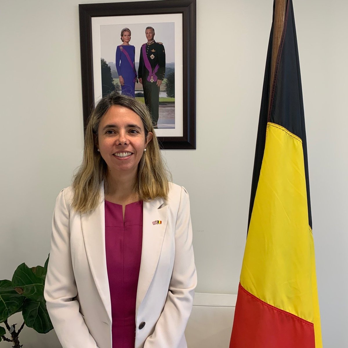 A warm welcome to our new Consul General of Belgium in Los Angeles, Mrs. Sophie Hottat.
On behalf of our team, and the Belgian community west of the Mississippi:
Bienvenue à Los Angeles ! - Welkom in Los Angeles!
We wish you and your family a great 4 years ahead.