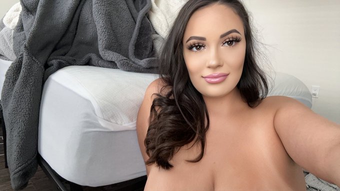 Just doing laundry taking naughty pics and making some xxx content ! Come join all the fun !  https://t<a href="/tag/mvsales"class="tags"><span>#mvsales</span></a>
