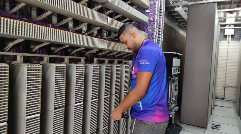 Cantv restituye servicios de Internet mediante solicitud de VenApp en Miranda

#PlanDescontaminaciónDelLago

vtv.gob.ve/cantv-restituy…