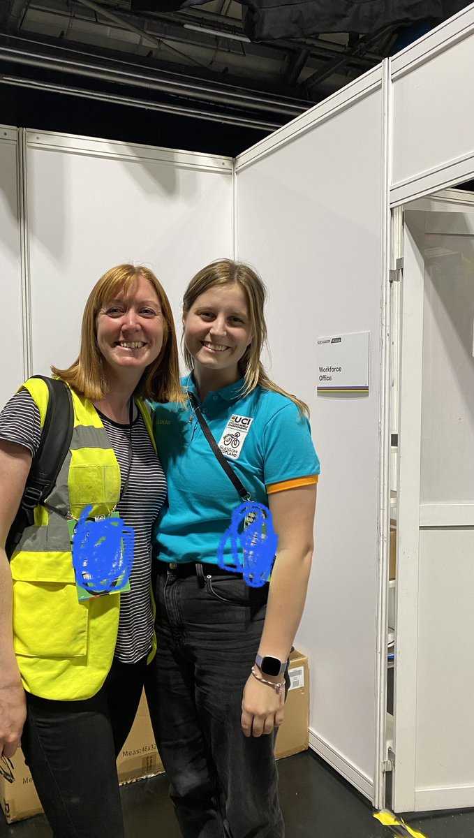 Helen 🌻 tweet media