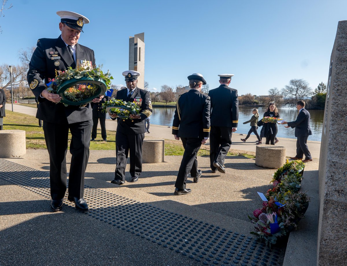 #NavyPartnerships ⚓ 📍 CANBERRA, AUSTRALIA (July 23, 2023) Warrant Officer of the Royal Australian Navy Andrew Bertoncin and Command Master Chief Ben Washington of Littoral Combat Ship Squadron One lay a wreath at the HMAS Canberra memorial in Canberra Australia, July 23.