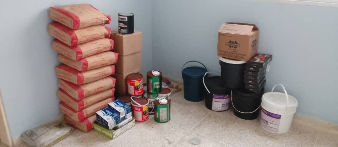 MagaGutierrezV's tweet photo. Cumpliendo con los compromisos asumidos en la reciente visita a #NuevaEsparta se realizó la entrega de materiales para iniciar los trabajos de rehabilitación de #Quirófanos #Utin #Hospitalización y #Climatización del Hospital "Dr. Luis Ortega" @NicolasMaduro #porunseguromássocial https://t.co/0cYWEy25qg