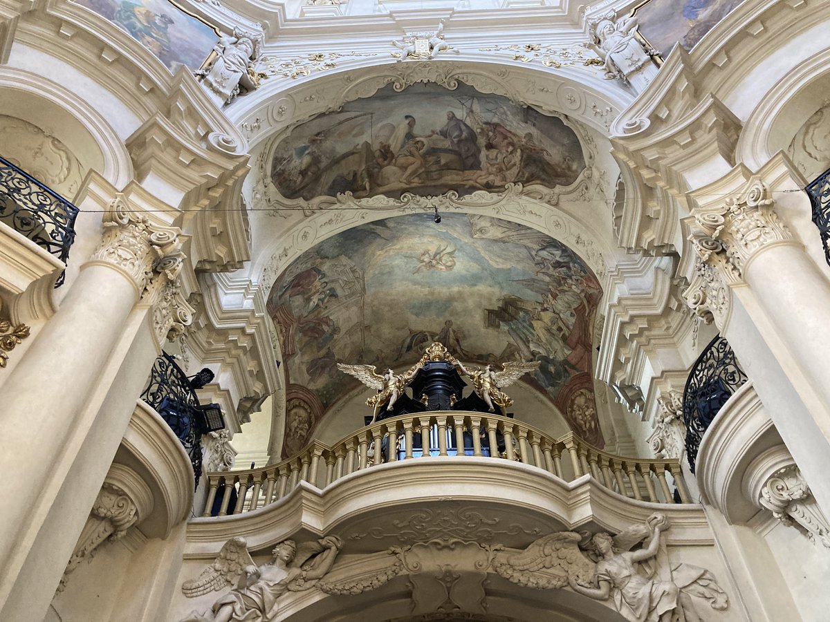 euro_tour's tweet image. プラハ(🇨🇿チェコ)。
本日の風景より。
⑧聖ミクラーシュ教会
 12世紀に建設されたフス派信徒の礼拝所。一枚目は、旧市街広場より。