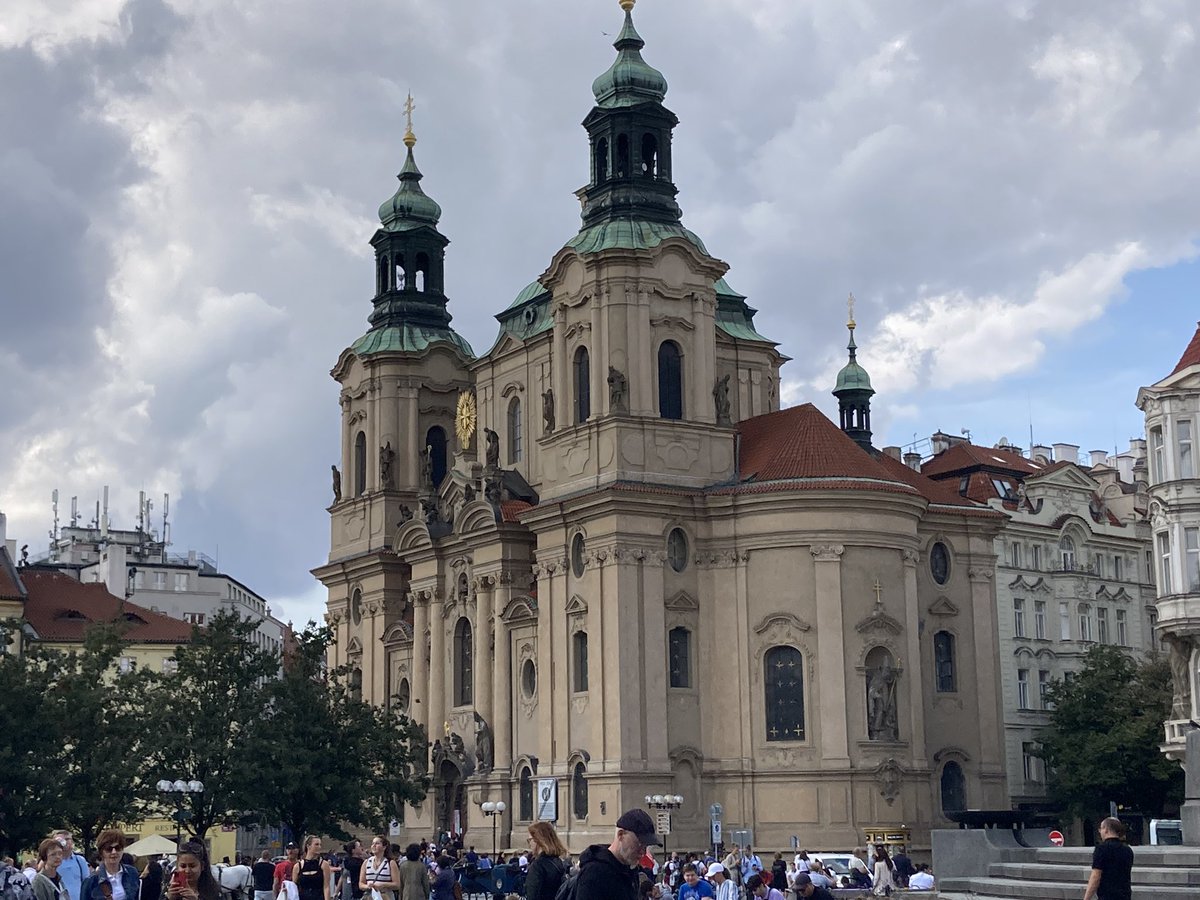 euro_tour's tweet image. プラハ(🇨🇿チェコ)。
本日の風景より。
⑧聖ミクラーシュ教会
 12世紀に建設されたフス派信徒の礼拝所。一枚目は、旧市街広場より。