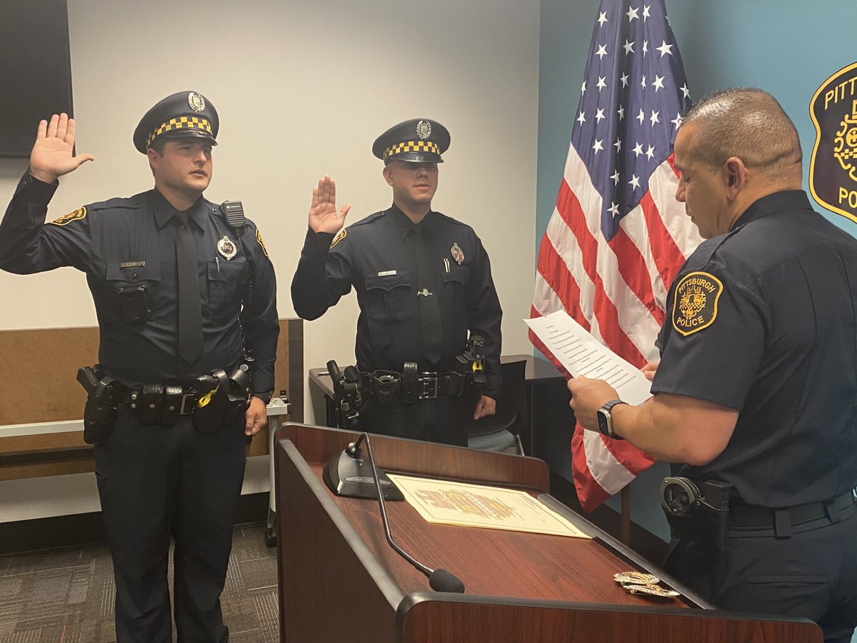 PghPolice's tweet photo. This morning, the Pittsburgh Bureau of Police held a promotions ceremony at Police Headquarters.

Detective Andrew Robinson and Officer Christian Jonczak were promoted to the rank of Sergeant in front of friends and family.

Congratulations Sergeants! https://t.co/Ts0yJdRSYs