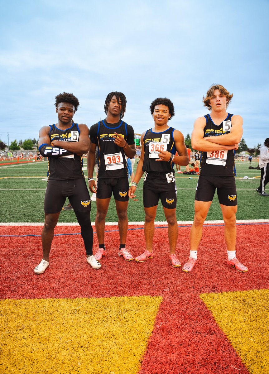 5 Washington HS football prospect participating in the Junior Olympics this weekend! Meet the crew.. 🔥@akeem_murph - 5-10- 180- RB- 25 *100m *4x100m 🔥@CamWeir_ 5-11- 165- CB- 25 *100m *200m *4x100m 🔥@zaire_griffin28 5-8 173- WR-25…