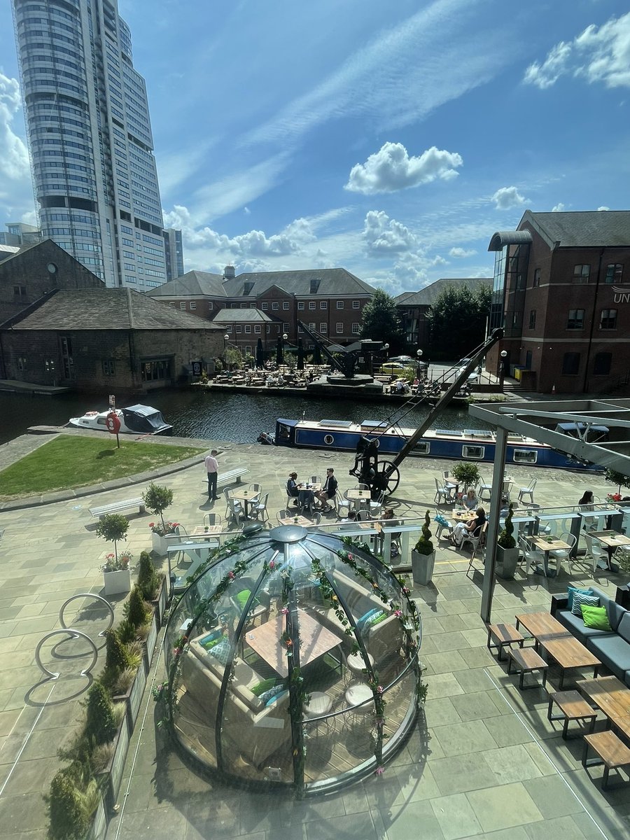 maryhillmagyars's tweet photo. Not the worst view for this months team meeting #doubletreeleeds #Leeds https://t.co/MwKHyrRBH2