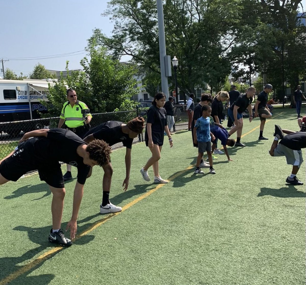 Great morning at Lione Park for Workout with the Chief with @StamfordPolice officers, Police Chief Tim Shaw, @BGCStamford, and students to promote mental health and wellness, community partnerships, and youth empowerment.