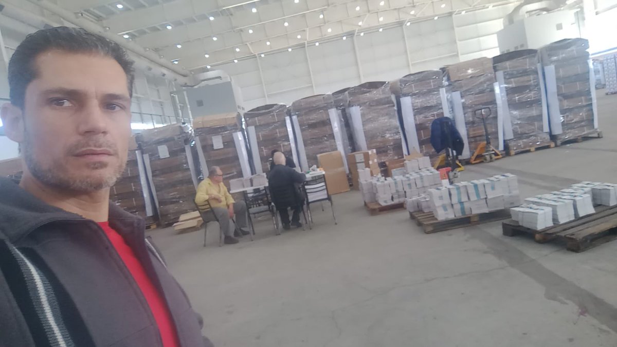 demosargok's tweet photo. Nuestro Vicepresidente, Fernando Lorenzo, entregando las boletas de CABA a la justicia electoral 💪🏼💪🏼💪🏼 https://t.co/R6XUMNTDod