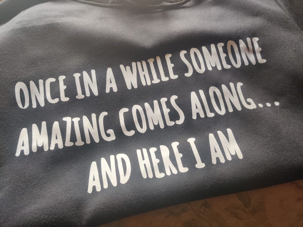 T-shirt Guyz Uganda tweet media