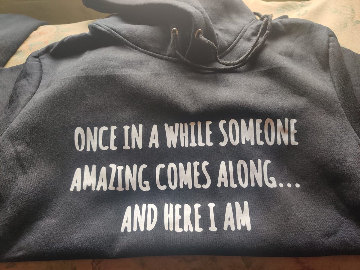 T-shirt Guyz Uganda tweet media