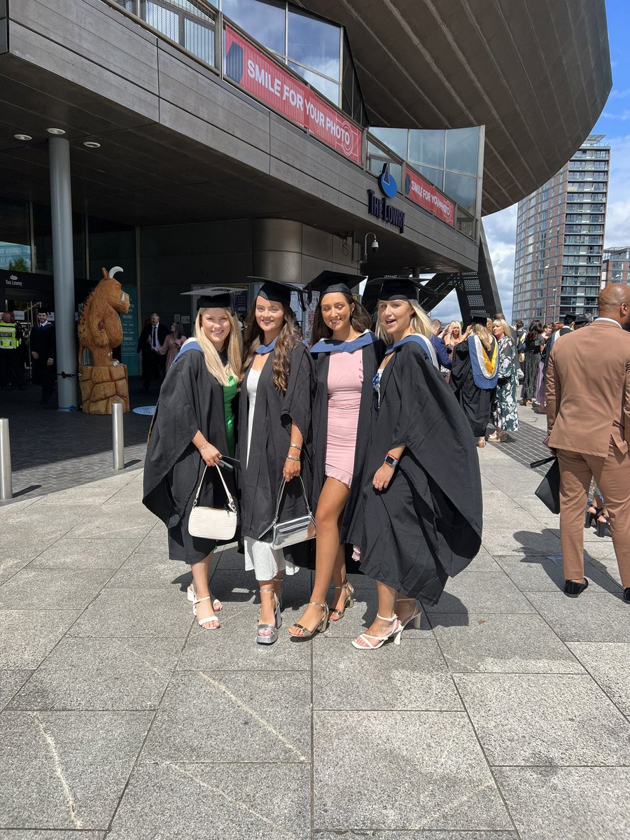 _libby_baker_'s tweet photo. I’m proud to say I’m officially a graduate from the University of Salford with a 2:1 BA Houns degree in multimedia journalism! https://t.co/Ndr0ynOyG2