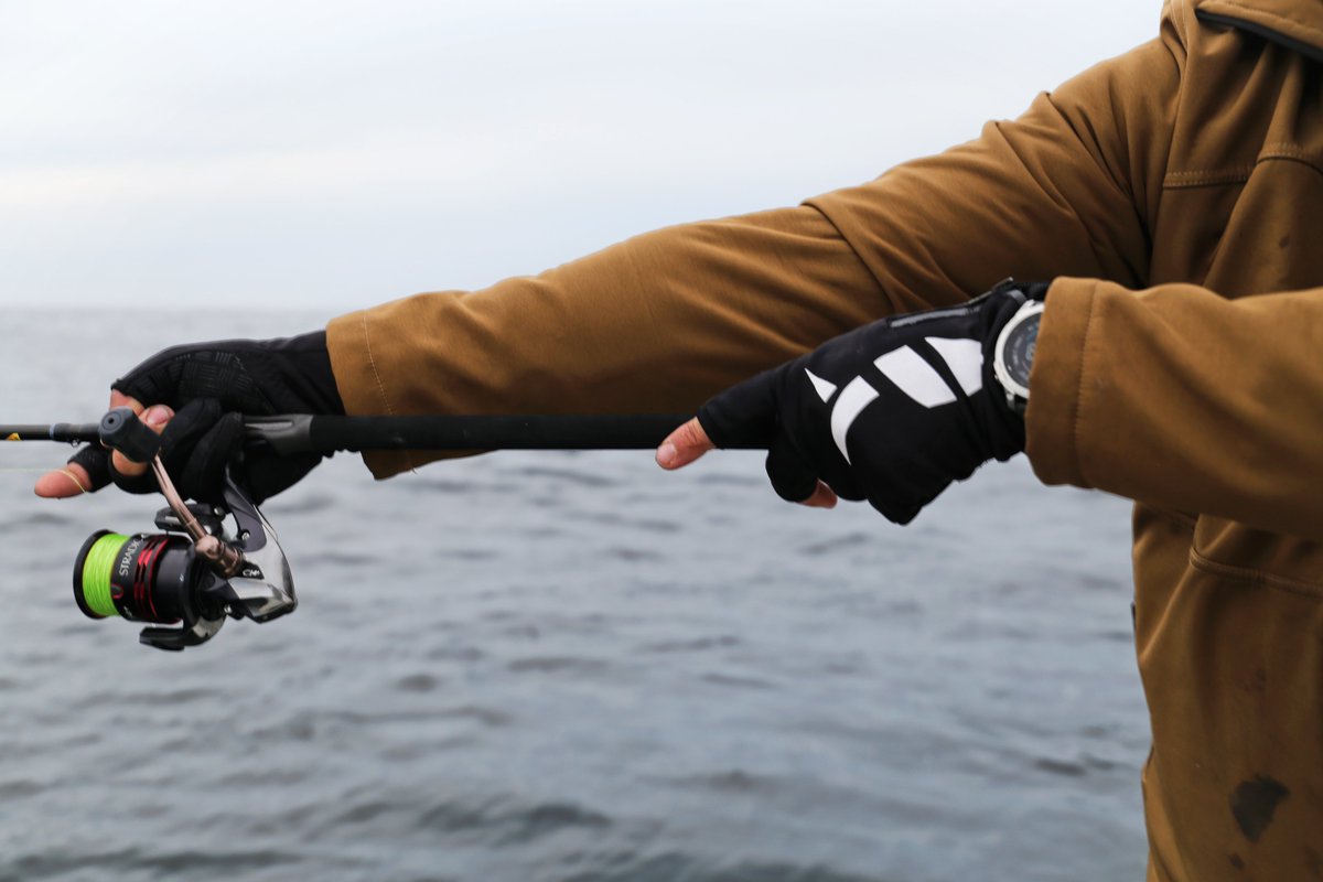 Fishmachineorg's tweet image. Water-resistant #gloves, equipped with non-slip rubber on the palm and a zipper for perfect tightening around the hands. Suitable for year-round use. For ordinary spinning #fishing as well as sea fishing and brutal fights. 👍
fishmachine.eu/gloves-fishmac…
Be a #FISHMACHINE! 📷