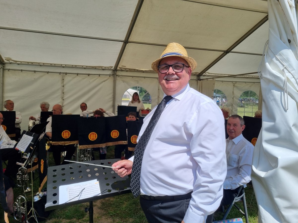 We had a fantastic afternoon at the Woodgate Garden Show. Thank you to everyone and of course to Woodgate Nursery for a lovely afternoon complete with cakes and drinks!