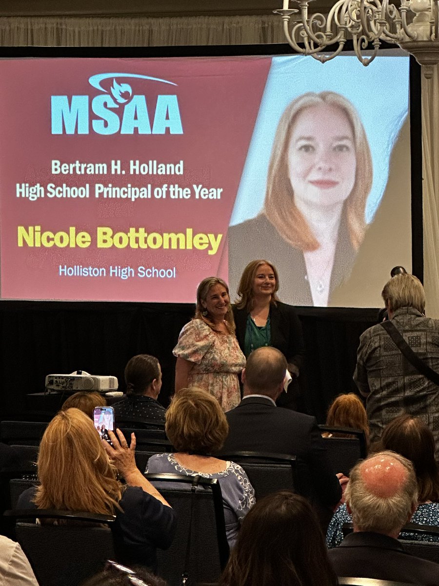 Congratulations, Nicole Bottomley - MSAA High School Principal of the year! 👏👏👏

@NABottomley @MSAA_33 @jedfoundation #JEDHighSchool #MSAASI23