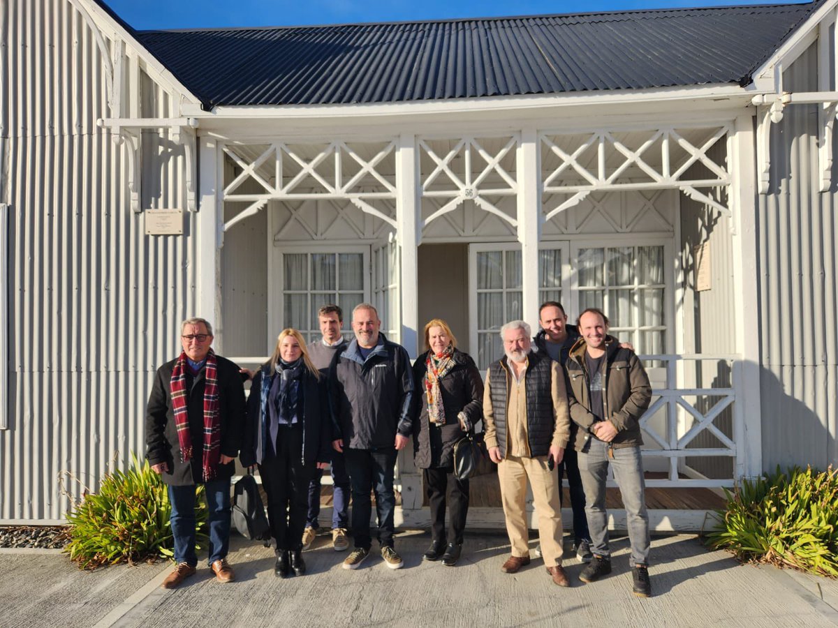 Excelente reunión con representantes del comercio y turismo de Tierra del Fuego.Pudimos conversar con <a href="/edumacchiavelli/">Eduardo Macchiavelli</a> sobre la situación de la conectividad y las posibilidades p generar más y mejor trabajo en la Provincia. 
#HagamosElCambioDeNuestrasVidas <a href="/horaciorlarreta/">Larreta</a>