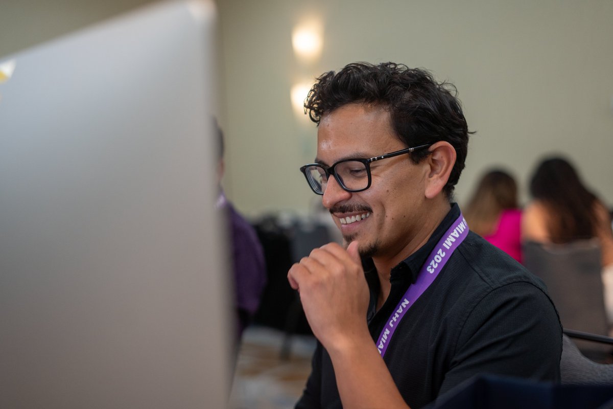 NAHJ's tweet photo. Here are a few photos of @latinoreporter hard at work! 💪📰✒️ #NAHJ2023 https://t.co/KNVG4I4qx3