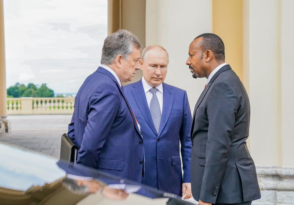 AbiyAhmedAli's tweet photo. My gratitude to President Vladimir Putin for the warm reception and candid discussions. With our historical ties as a basis, Ethiopia and Russia will continue enhancing bilateral relations and economic cooperation. https://t.co/8xK3vZZ2LP