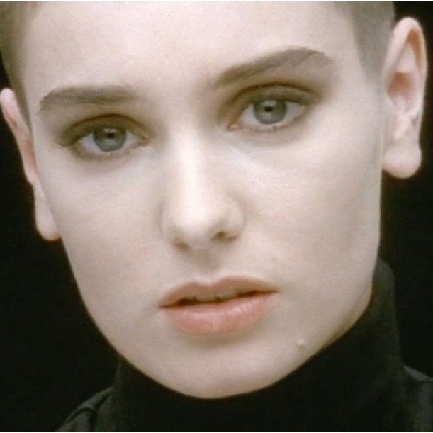 Sinead O'Connor avait 56 ans. J'en ai 54. Elle m'a accompagné tout au long de ma vie. En émotions, toujours.