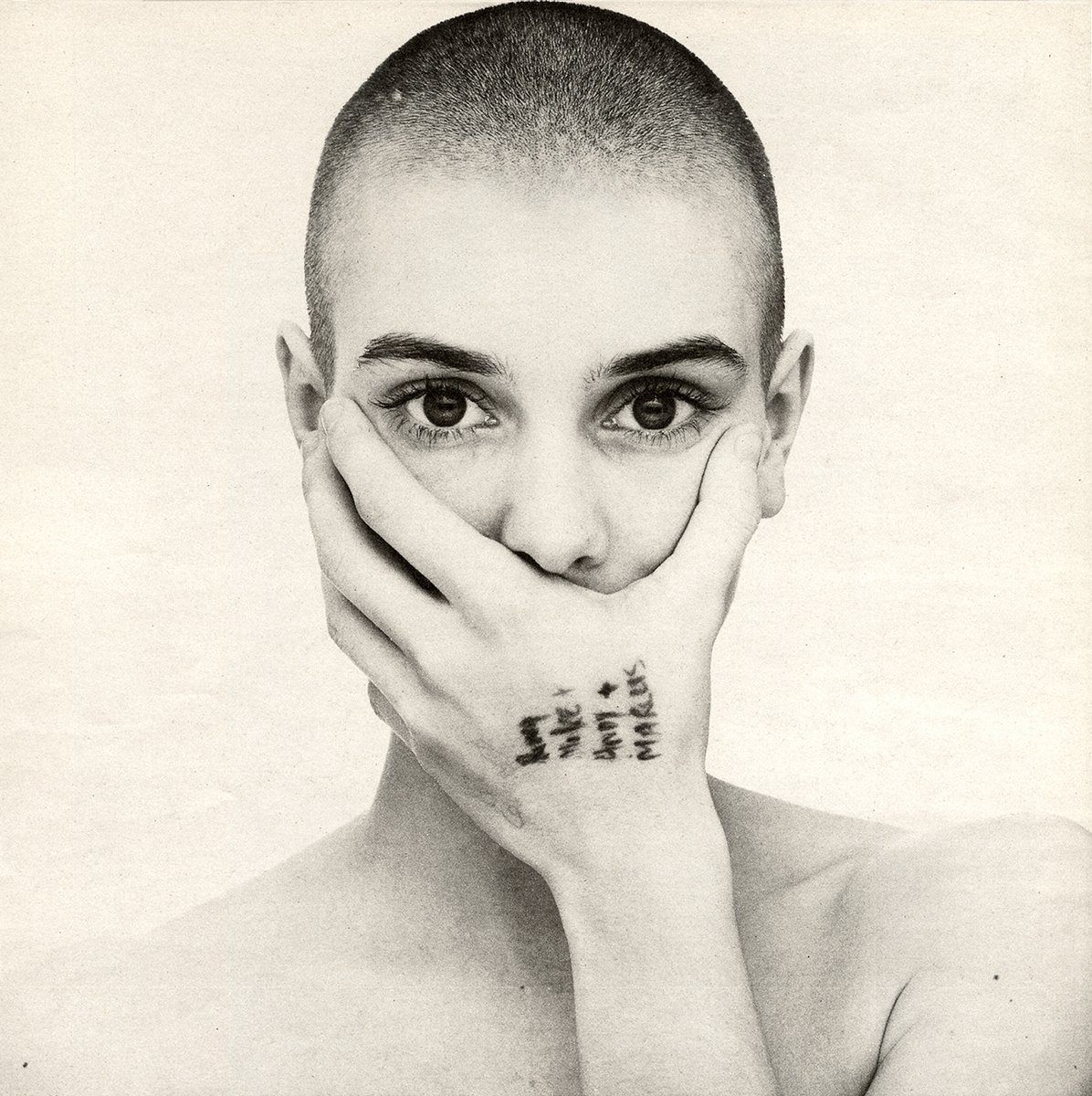 InterviewMag's tweet image. Sinéad forever 🤍 1966-2023

Interview, March 1988.