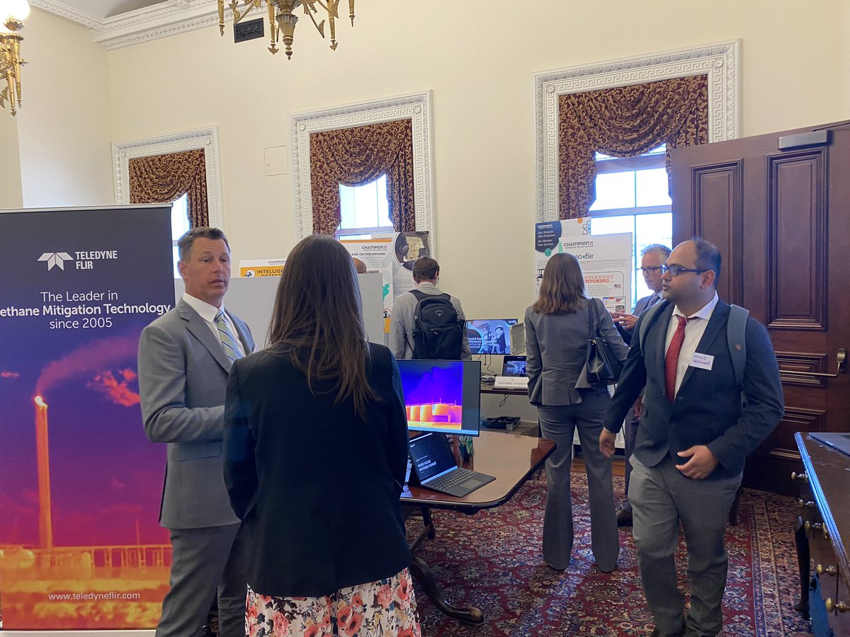 CostaSamaras46's tweet image. In addition to remarks from leaders and innovators, the White House Methane Summit featured a technology showcase highlighting the advances in climate pollution detection from NASA and other federal agencies, non-profits, and the private sector. earth.jpl.nasa.gov/data/data-port…