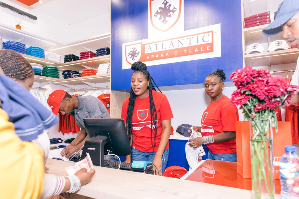Ndi_Muvenda_'s tweet photo. #Ad

Step into a world of elegance and style with @aparaotlale stunning fashion collection. Discover the magic of fashion.

Shop at Atlantic Apara O Tlale

📍 Springs Mall
📍 Centre Walk (PTA CBD) 
📍 Mamelodi Square 
📍Thavhani Mall 

Shop online here: https://t.co/ulr0GV0XOG https://t.co/QiFoYOMw1N