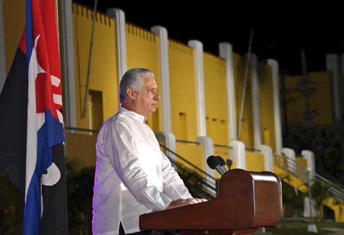 FermandesTaimi's tweet photo. "Mientras Estados Unidos mantenga su brutal bloqueo contra #Cuba e intente pisotear la dignidad nacional, tendremos un Moncada por asaltar, mientras no alcancemos un grado de prosperidad digna para todos los cubanos tendremos un Moncada por asaltar..."
#70Moncada https://t.co/EZGiafAKT8