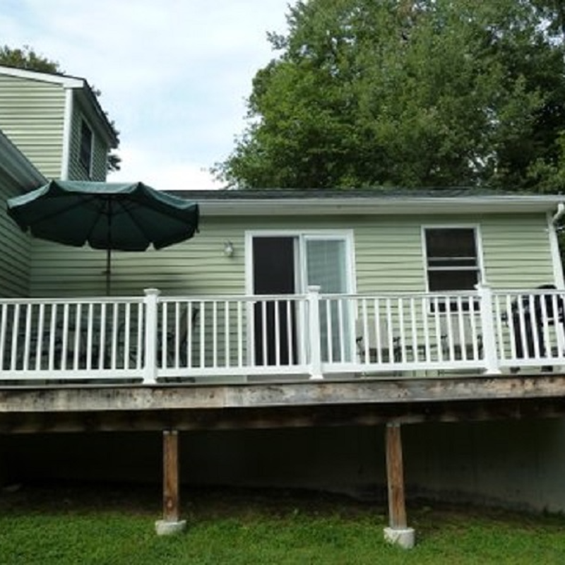 MunroeTeam's tweet photo. BONNET SHORES RENTAL:  14 AROOSTOOK TRAIL, NARRAGANSETT, RI. SPACIOUS 4 BEDROOM, 3 BATH HOME.  PLENTY OF ROOM FOR THE WHOLE FAMILY.   ENJOY THE OUTDOOR DECK FOR DINING.  WEEKLY RENTAL FOR $2000 🔅🏄🍦
ONE WEEK STILL AVAILABLE  8/26-9/2. CALL NOW 401-789-9396 https://t.co/SI8ghL60mN