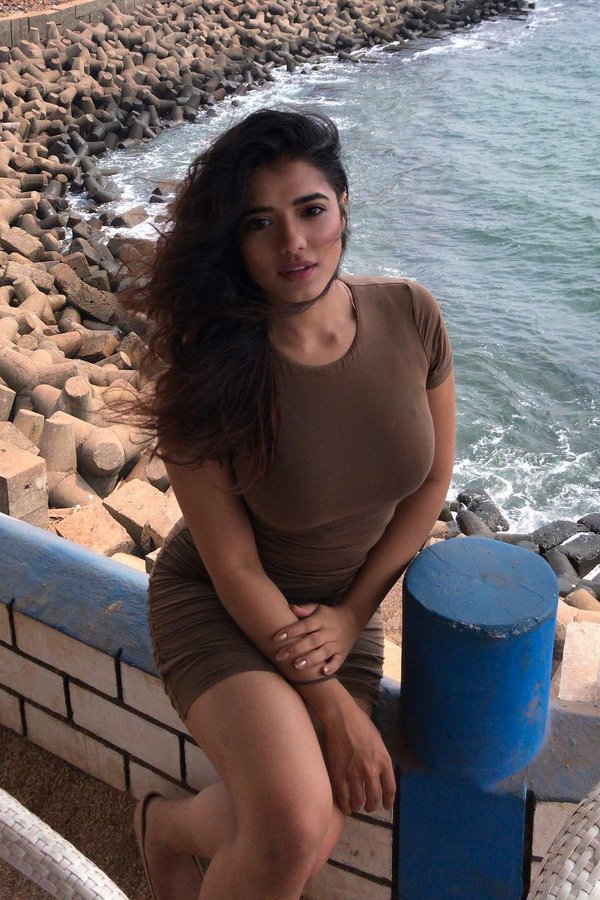 F1-9tNNaQAErSDW?format=jpg&name=900x900