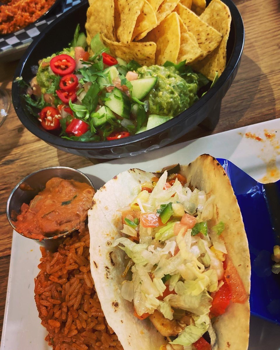 JeffBoulton's tweet photo. Our first #Frontières lunch had to be at the 3 Amigos. 

#frontieresmarket #ProducersLife #genrefilms #MexicanFood https://t.co/XiEIboAk36