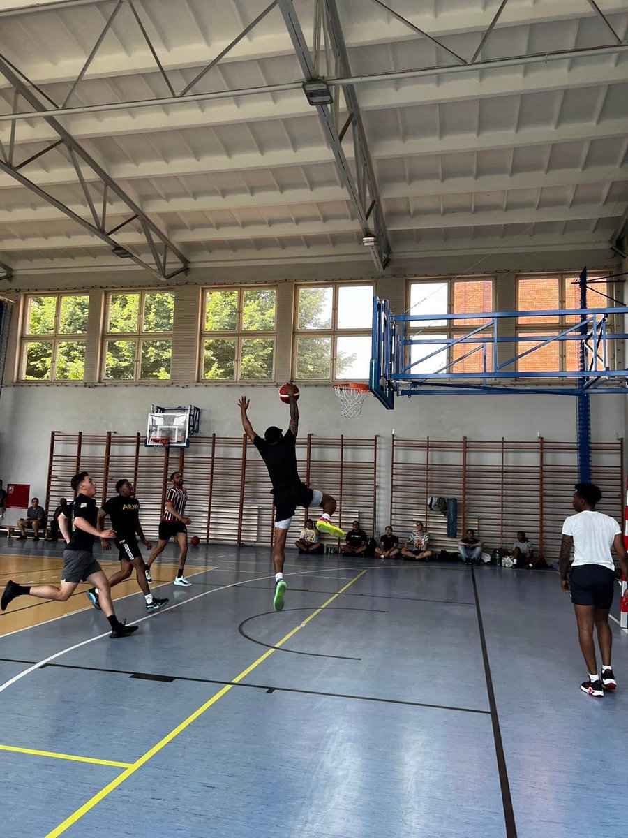 15th Brigade Support Battalion, 2nd Armored Brigade Combat Team competed against our Polish allies in a friendly basketball game.

#LiveTheLegend | #StrongerTogether | #PeopleFirst | #BeAllYouCanBe | @blackjackbrigade | @iiiarmoredcorps | @eucomofficial | @usarmyforscom