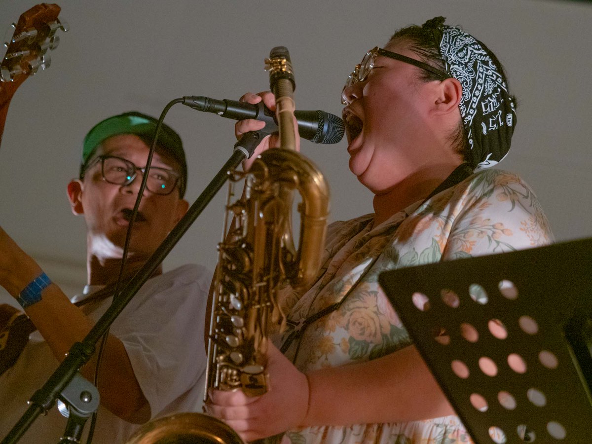 tommy2955's tweet photo. #ゑびすブルースフェス
Hotch Potch Blues Band Ⅲ (Photo by @tommy2955)
#キングブラザーズ #T字路s #ペンペンドンピー #池間由布子 #スパイダーテツ #アンモニアンズ #BIGFIELDJUGBAND #HotchPotchBluesBand #ThePYTHONS https://t.co/562gRevhPy
