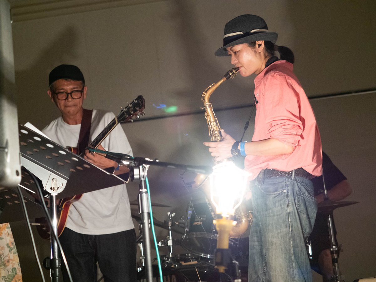 tommy2955's tweet photo. #ゑびすブルースフェス
Hotch Potch Blues Band Ⅲ (Photo by @tommy2955)
#キングブラザーズ #T字路s #ペンペンドンピー #池間由布子 #スパイダーテツ #アンモニアンズ #BIGFIELDJUGBAND #HotchPotchBluesBand #ThePYTHONS https://t.co/562gRevhPy