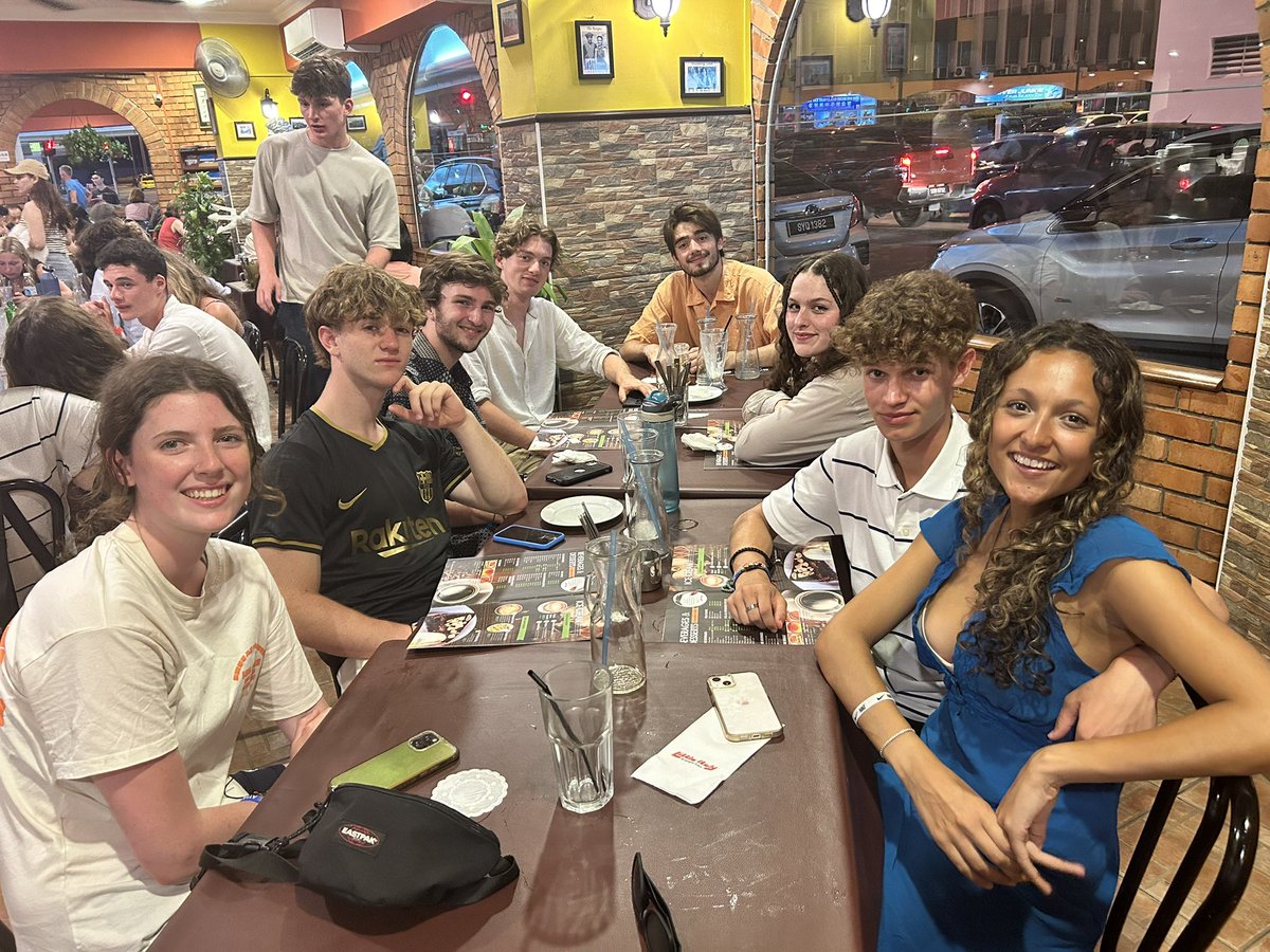 After a day of retail therapy, we celebrated our last night in Kota Kinabalu, Borneo with dinner at Little Italy. After 3 weeks of noodles and rice, we all very much enjoyed some pasta and pizza. Flight home tomorrow evening 😢 #LEHSchool #Borneo #wedontwanttogohome