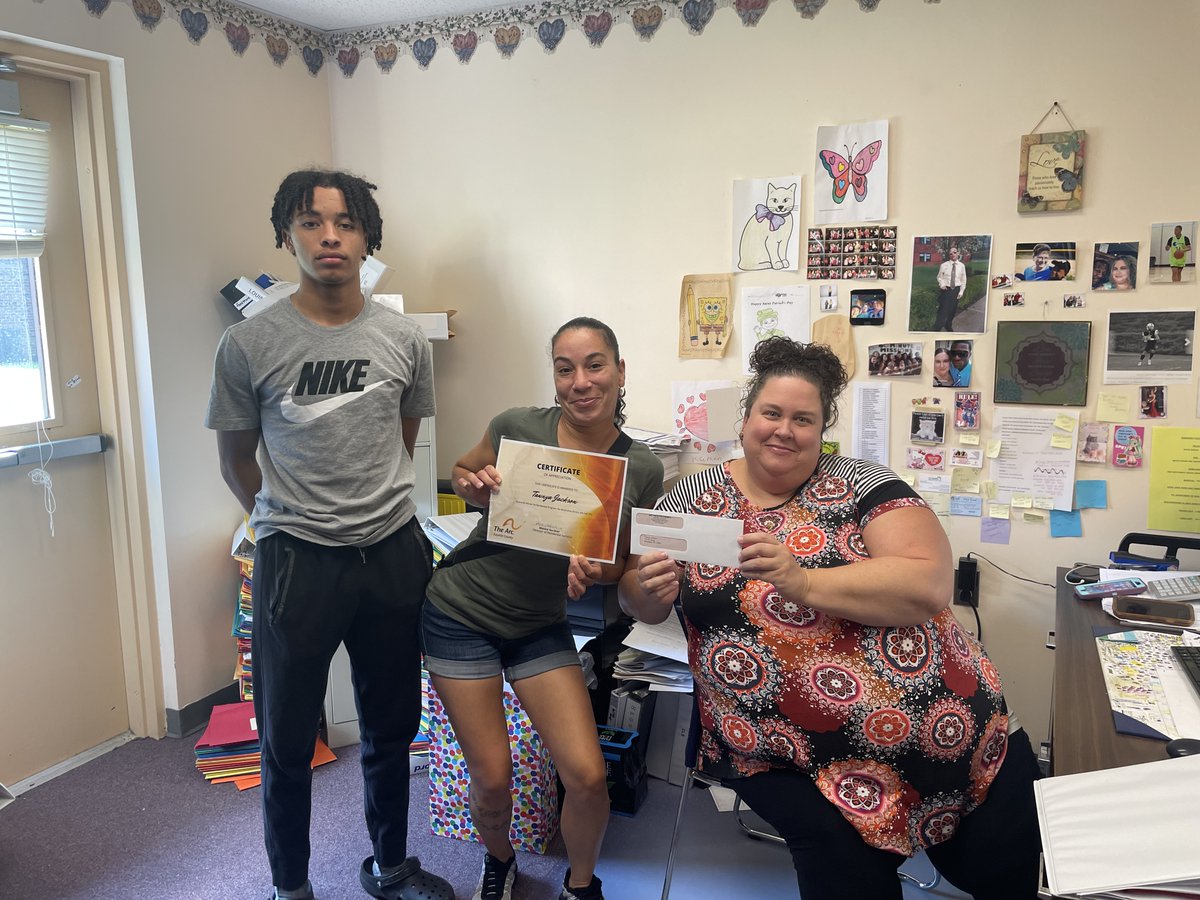 TheArcofFayette's tweet image. Congratulations to Tawnya Jackson!!  Tawnya won the drawing for our Residential Program staff.  Staff who did not call off or have any medication errors were eligible for the quarterly drawing! 
Great job Tawnya!  Thank you for ALL you do!

#arcfayette
#DSPerformance