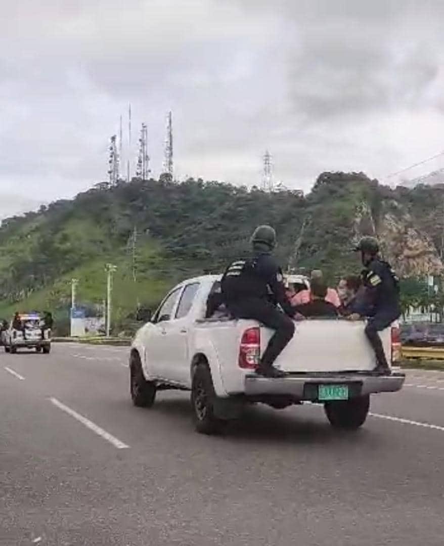 Alex Bare tweet media