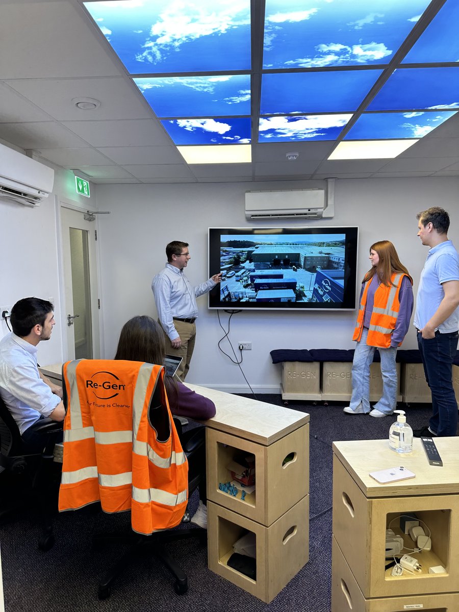 Regen_ltd's tweet photo. Students in IT👨💻
The students loved working in IT. With the assistance of technician Artiom Ponomari and apprentice Owen Quinn, and Martin Sands, our IT Manager.
#recycling #recycle #wastemanagement #innovation #mixeddryrecycling #wastetoenergy #regenwaste #ourfutureiscleaner https://t.co/G9GUdJDrva
