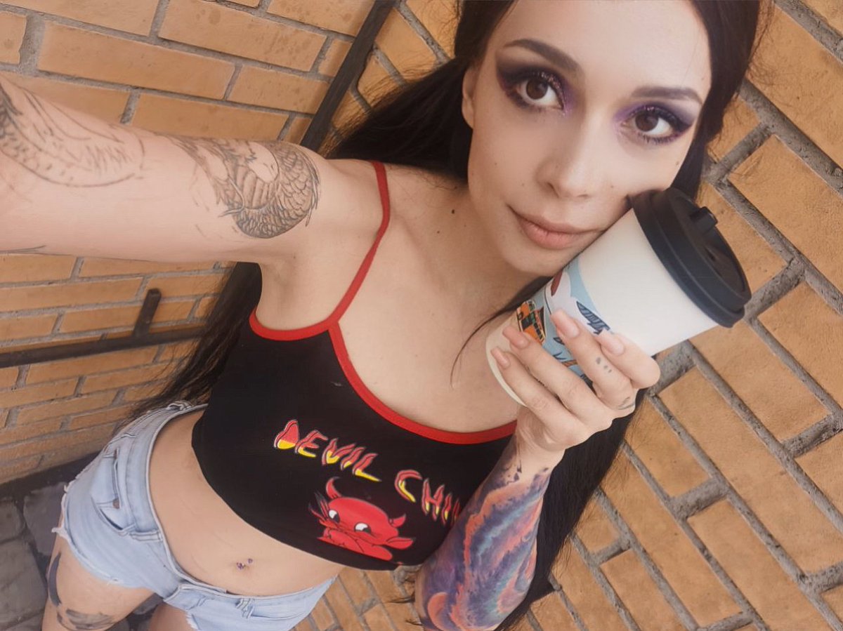 RadishGirl69's tweet photo. I've been hooked on coffee lately, which I can't drink because of heart disease XD I don't know what to do with it haha https://t.co/gnEbr7UDxg