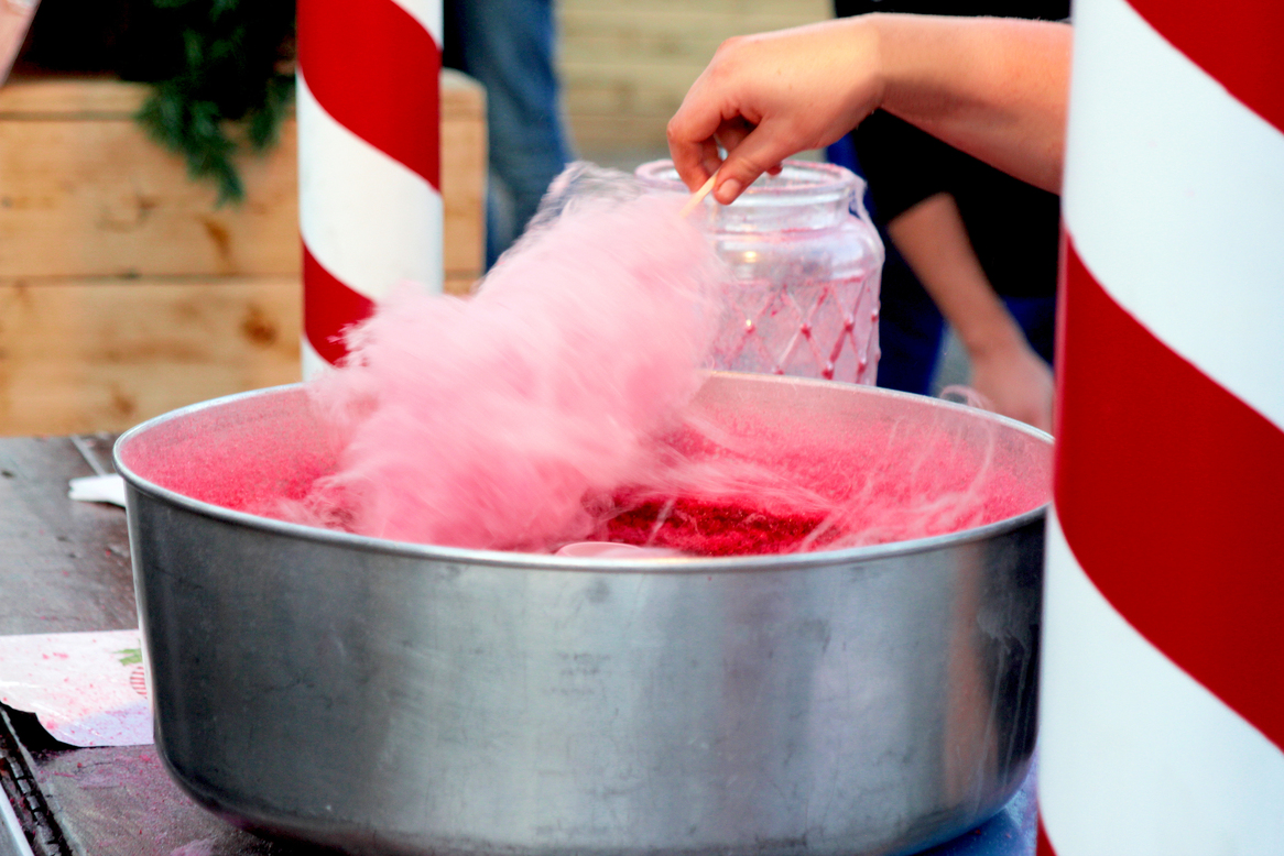 Celebrate Summer before it's too late with our high-quality rentals! We have everything from cotton candy machines to barbeque smokers guaranteed to make your outdoor party a blast. Call today to get started! neworleanspartyrentals.com/index.php/Rent…