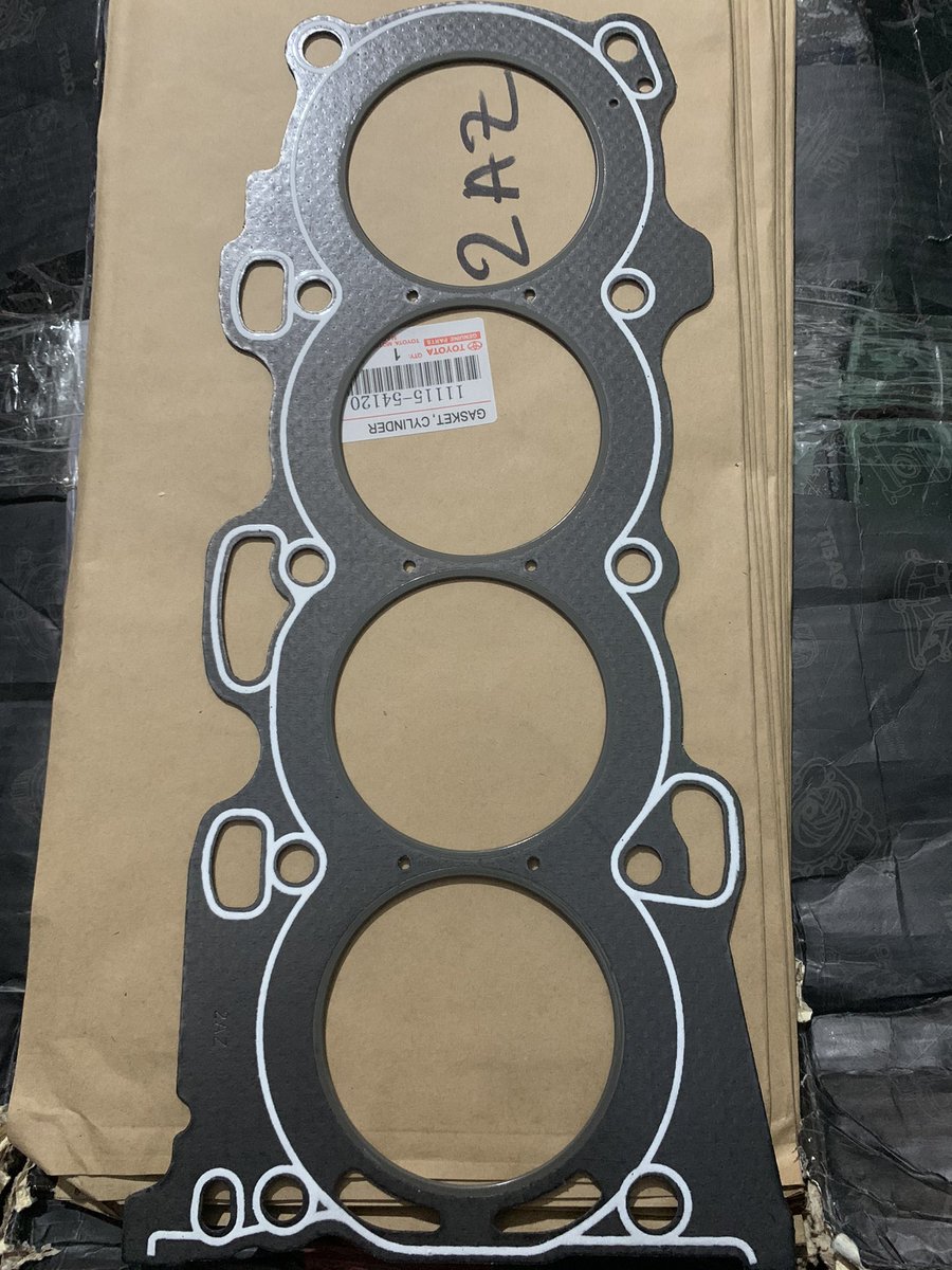 AutopartsMaster's tweet photo. Top Gasket For 2AZ 😅

Available for 2,000 Naira only #AutoPartsMaster https://t.co/27DVglGOjF
