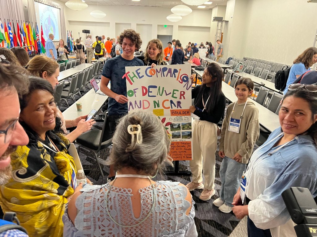 Orgullo nacional: Dos niñas de la Escuela Rural N°88 de Las Violetas destacan internacionalmente al presentar su investigación científica en Estados Unidos. 

¡Un ejemplo a seguir en el campo de la ciencia! 🌱📚 

Nota completa: dgeip.edu.uy/prensa/4194/

#EducacióndeCalidad
