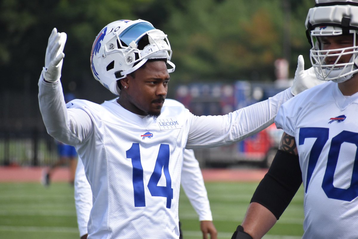 RT @JonScottTV: Stefon Diggs back to business as usual as #BillsCamp begins. https://t.co/XVXDfdigX0