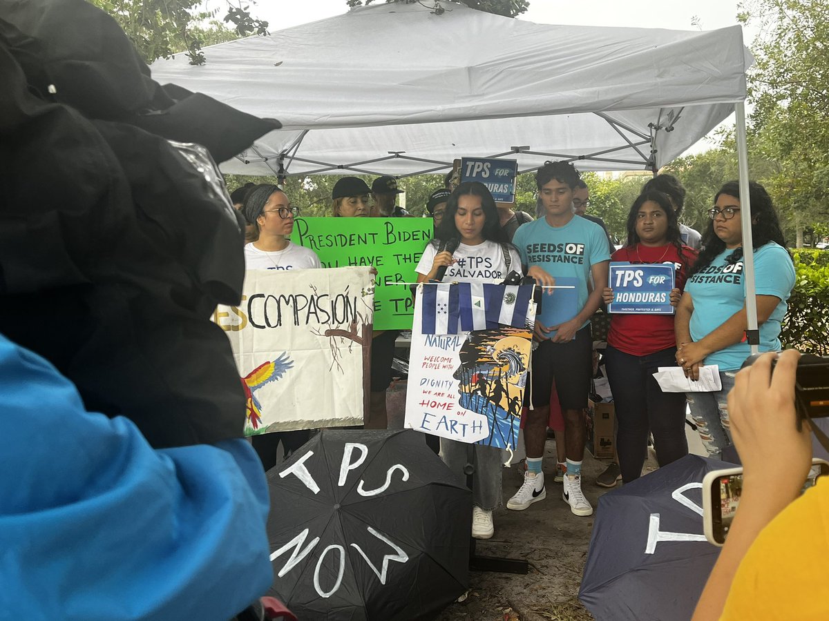 ResistanceSeeds's tweet photo. Our youth leaders demanding the redesignation of TPS of Nicaragua, El Salvador &amp; Honduras. 

Sharing their personal stories and how their families would benefit 
#TPS #TPSforCentralAmerica https://t.co/8YpMHD7MU3