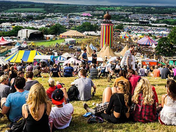 OUFreeLearning's tweet image. Summer typically sees lots of #festivals...🎸🍻🏕️

Not going to one? Don't worry - @OU_FASS has curated a virtual festival to showcase festivals dating back to #AncientGreece and Rome, #literaryfestivals, #protestivals and much more:

open.edu/openlearn/hist…