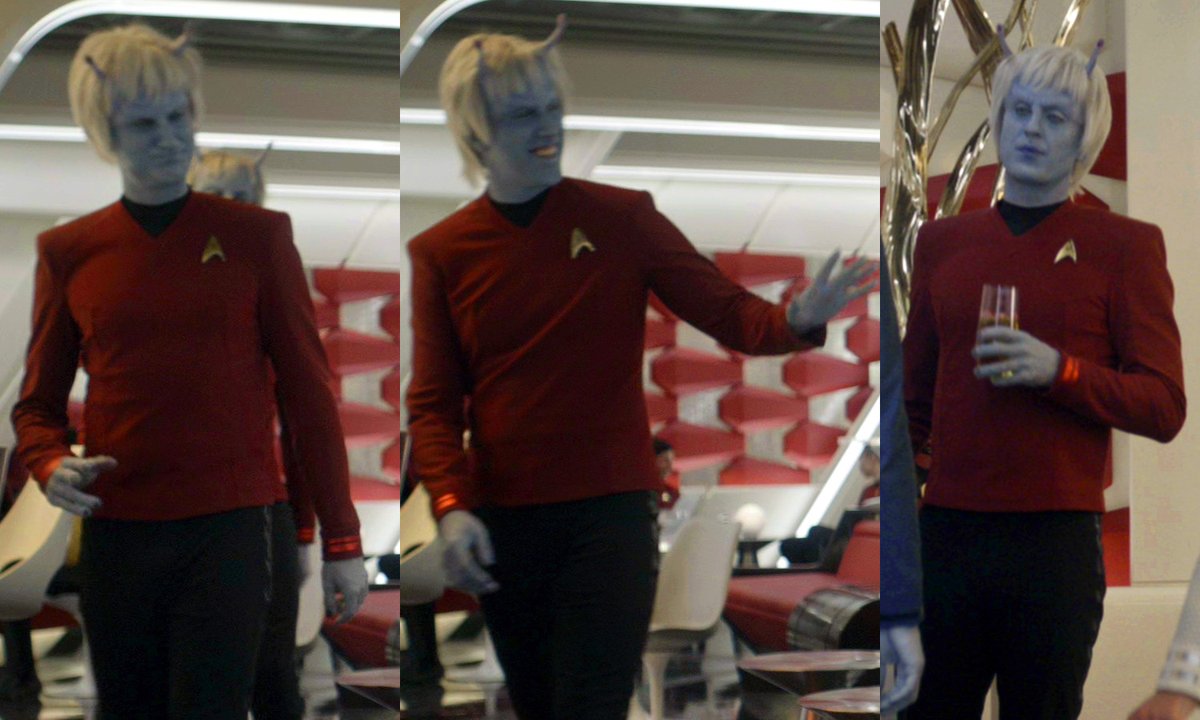 #StarTrekSNW's "Those Old Scientists" features two Andorian Enterprise crewmembers. These Andorians (the first on the show, Hemmer was Aenar) do not feature the additional cheek/eyebrow make-up from #StarTrekDiscovery but look like regular normal Andorians. I like this diversity!