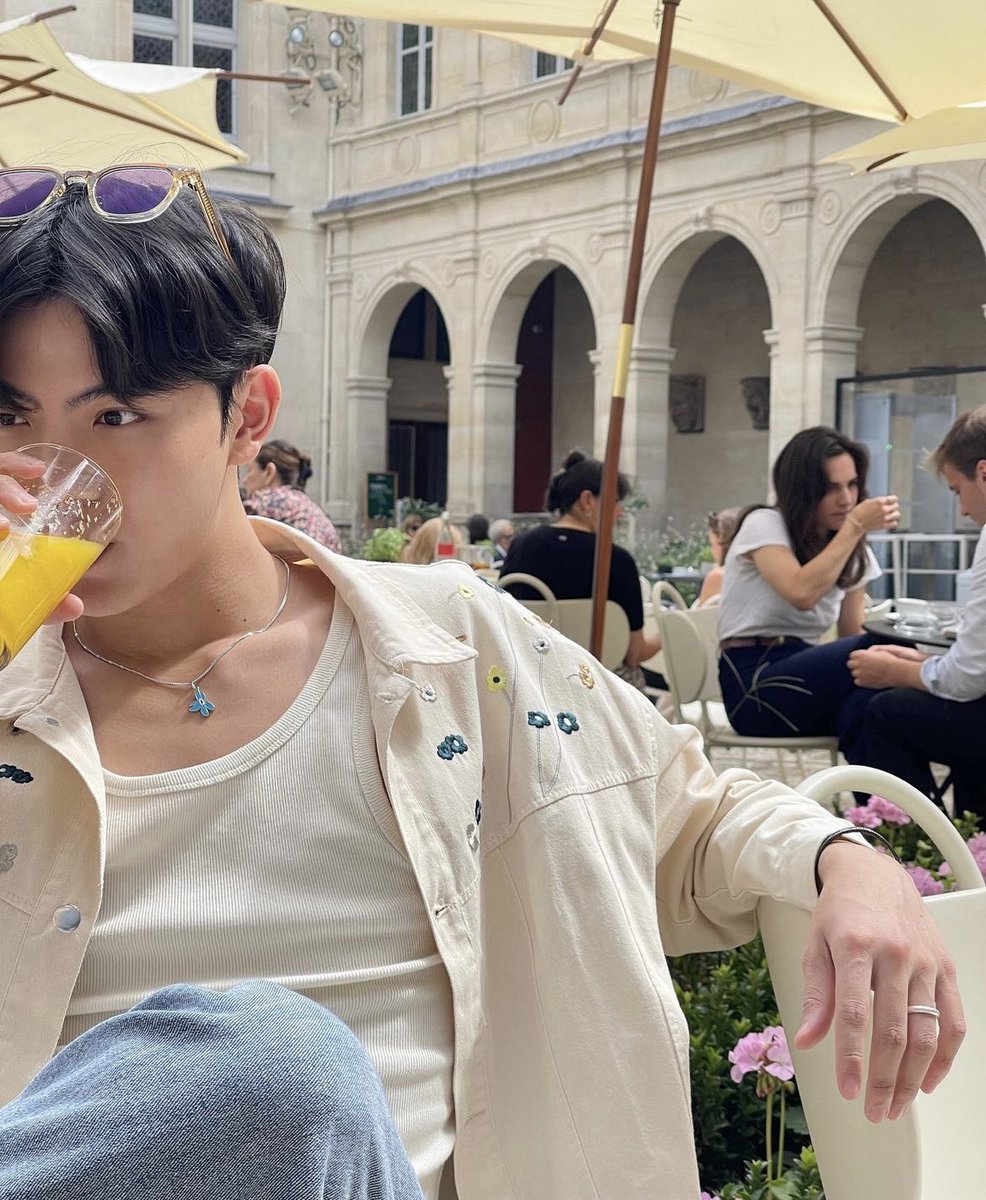 Jeff_official93's tweet photo. โอ้วเธอ หวานเจี๊ยบบ🦊💙
IG: update 

#jefferyratchaphon 
#jeff_eskape
#fyfy https://t.co/NuRMRLOE99
