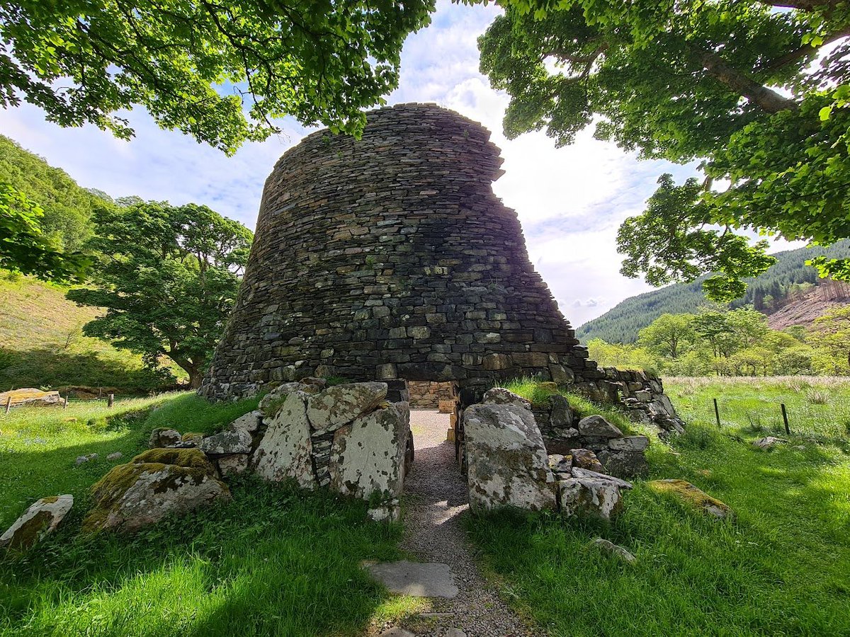 TheBrochProject's tweet image. genuinely sad to think that there are people out there who have never heard of brochs and who might never EVER hear about them

So, twitter, here are some brochs - btw we wanna build one! 

Help us do that with a RT?

Thank you! 🙏
thebrochproject.co.uk

#brochs #Caithness