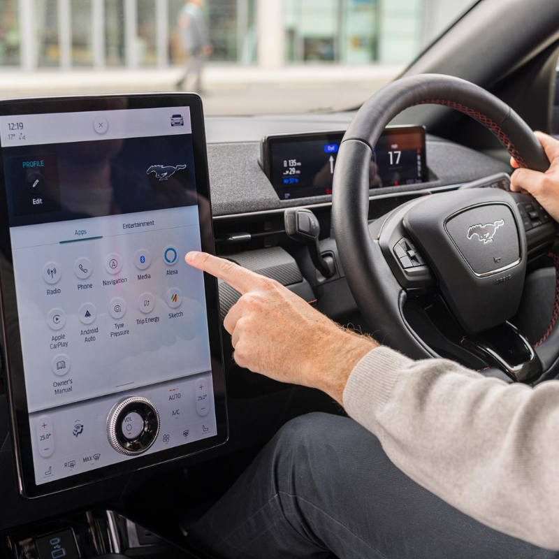 FordNewsEurope's tweet photo. Imagine having @amazon’s @alexa99 on the road with you…

With Alexa Built-in, you can access the features you love at home, in your #Ford vehicle.