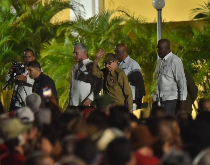 ESanchezcub's tweet photo. 🌵🇨🇺
En el #Moncada de 1953 y en el Moncada de hoy está #Raúl, siempre vital y con el pie en el estribo.

#ConTodosLaVictoria #Cuba #ConLaFuerzaDelPueblo #LasTunas #ClaridadTunera @DiazCanelB @ESanchezcub #PlanDescontaminaciónDelLago #70Moncada #26DeJulio https://t.co/zBrjVHoyFq